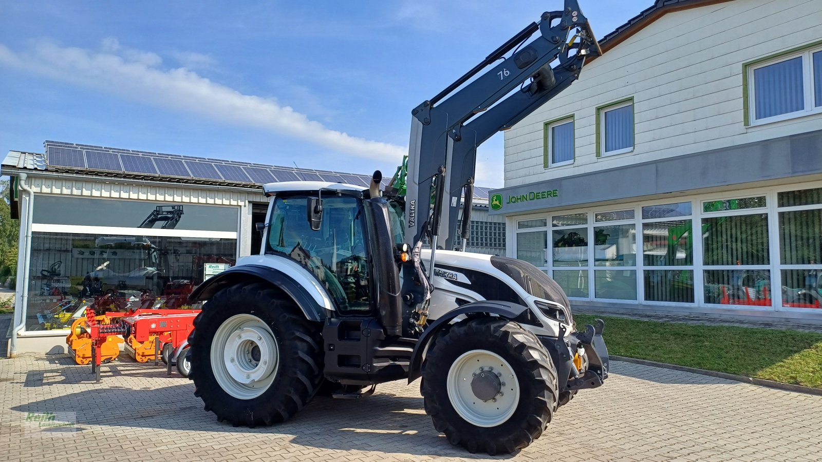 Traktor du type Valtra T174, Gebrauchtmaschine en Wolnzach (Photo 1)