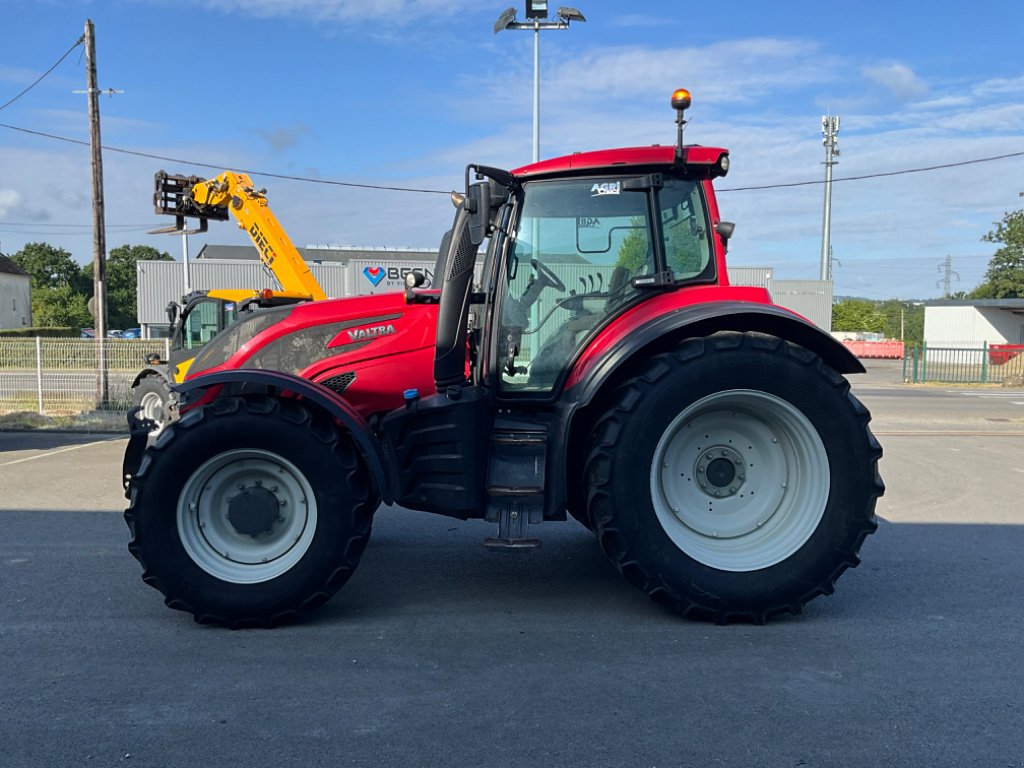 Traktor del tipo Valtra T174eA, Gebrauchtmaschine en FLERS (Imagen 1)