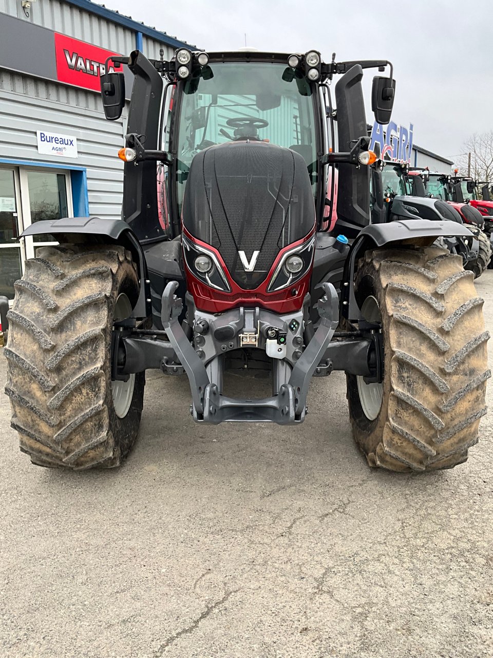 Traktor del tipo Valtra T174eA, Gebrauchtmaschine en Combourg (Imagen 4)