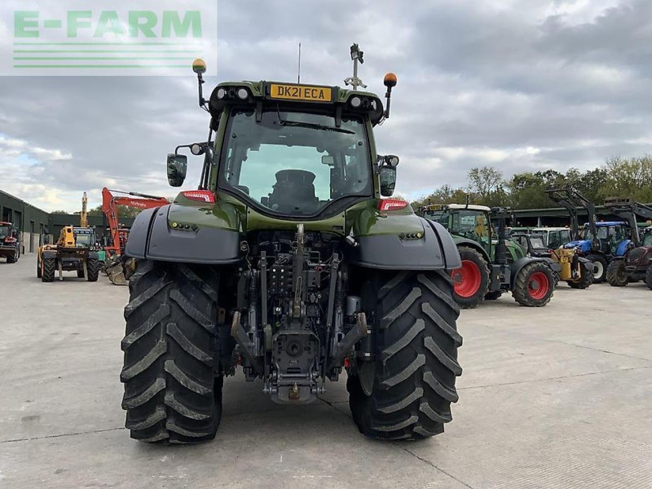 Traktor des Typs Valtra t175 active tractor (st21258) Active, Gebrauchtmaschine in SHAFTESBURY (Bild 9)