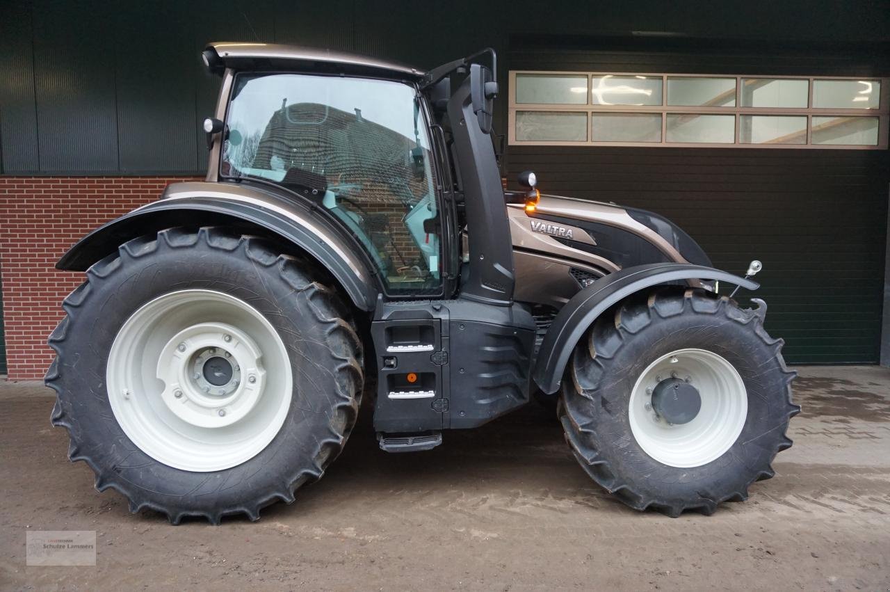 Traktor du type Valtra T175 Active, Gebrauchtmaschine en Borken (Photo 4)