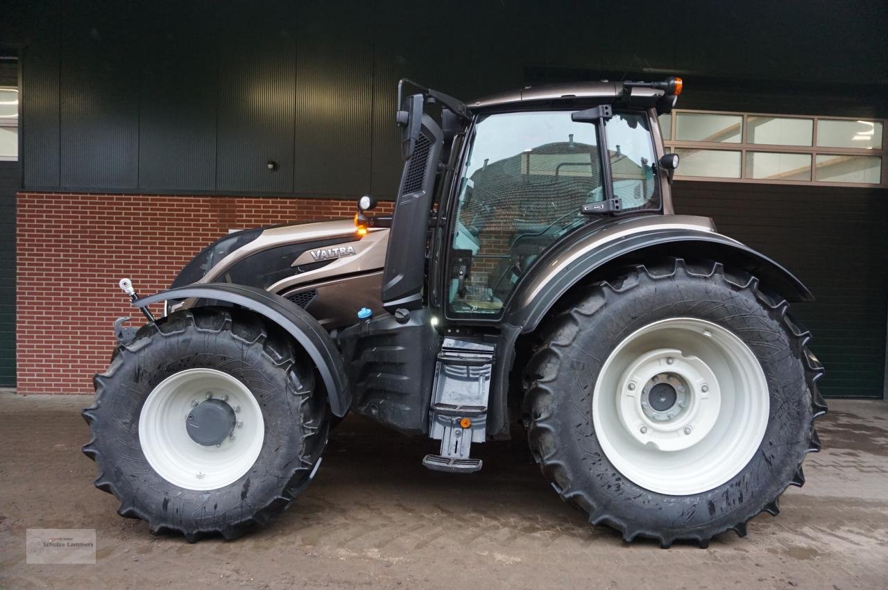 Traktor du type Valtra T175 Active, Gebrauchtmaschine en Borken (Photo 5)