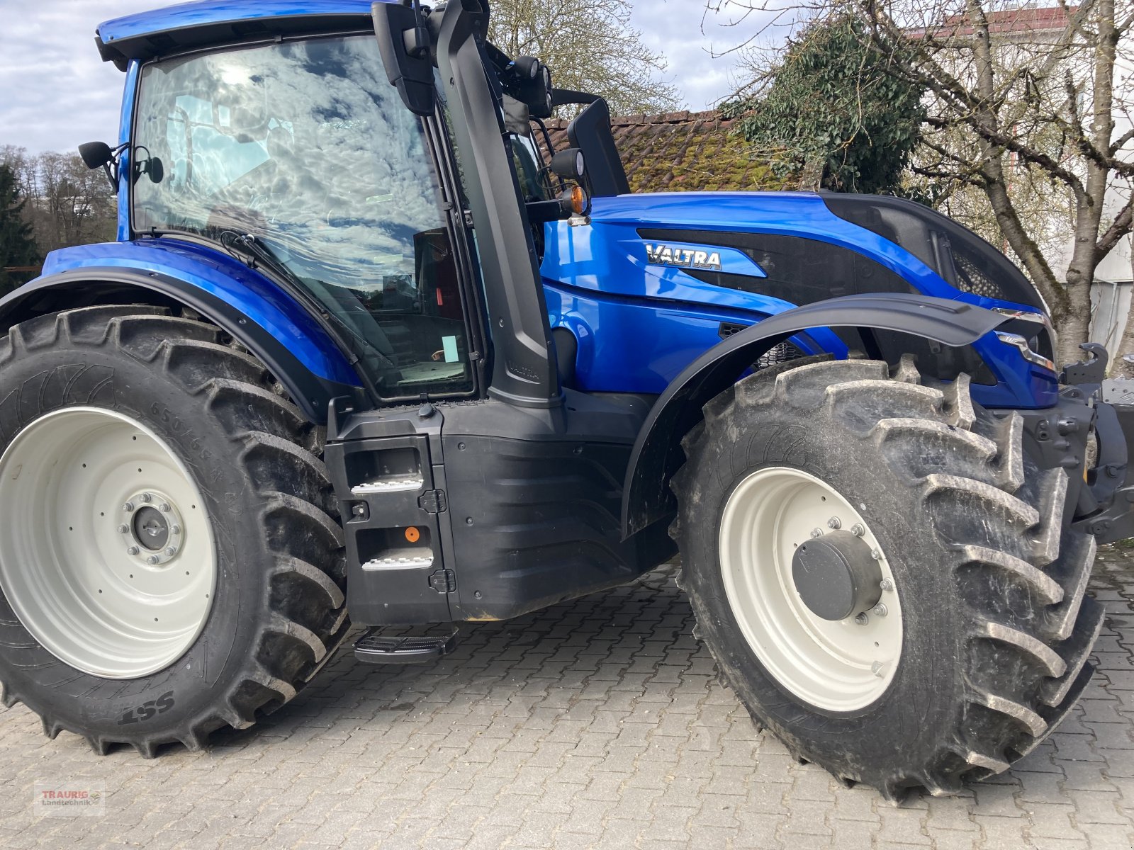 Traktor del tipo Valtra T175 Active, Neumaschine en Mainburg/Wambach (Imagen 3)