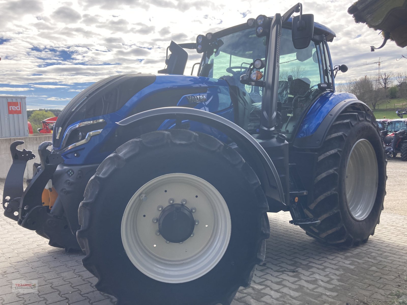 Traktor του τύπου Valtra T175 Active, Neumaschine σε Mainburg/Wambach (Φωτογραφία 8)