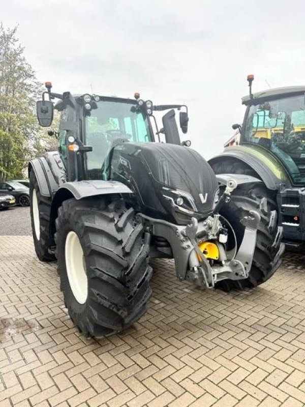 Traktor of the type Valtra T175 Ecpower Active, 321 hours!, Gebrauchtmaschine in Marknesse (Picture 11)