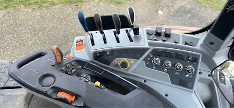 Traktor del tipo Valtra T175, Gebrauchtmaschine en MOISSAC (Imagen 9)