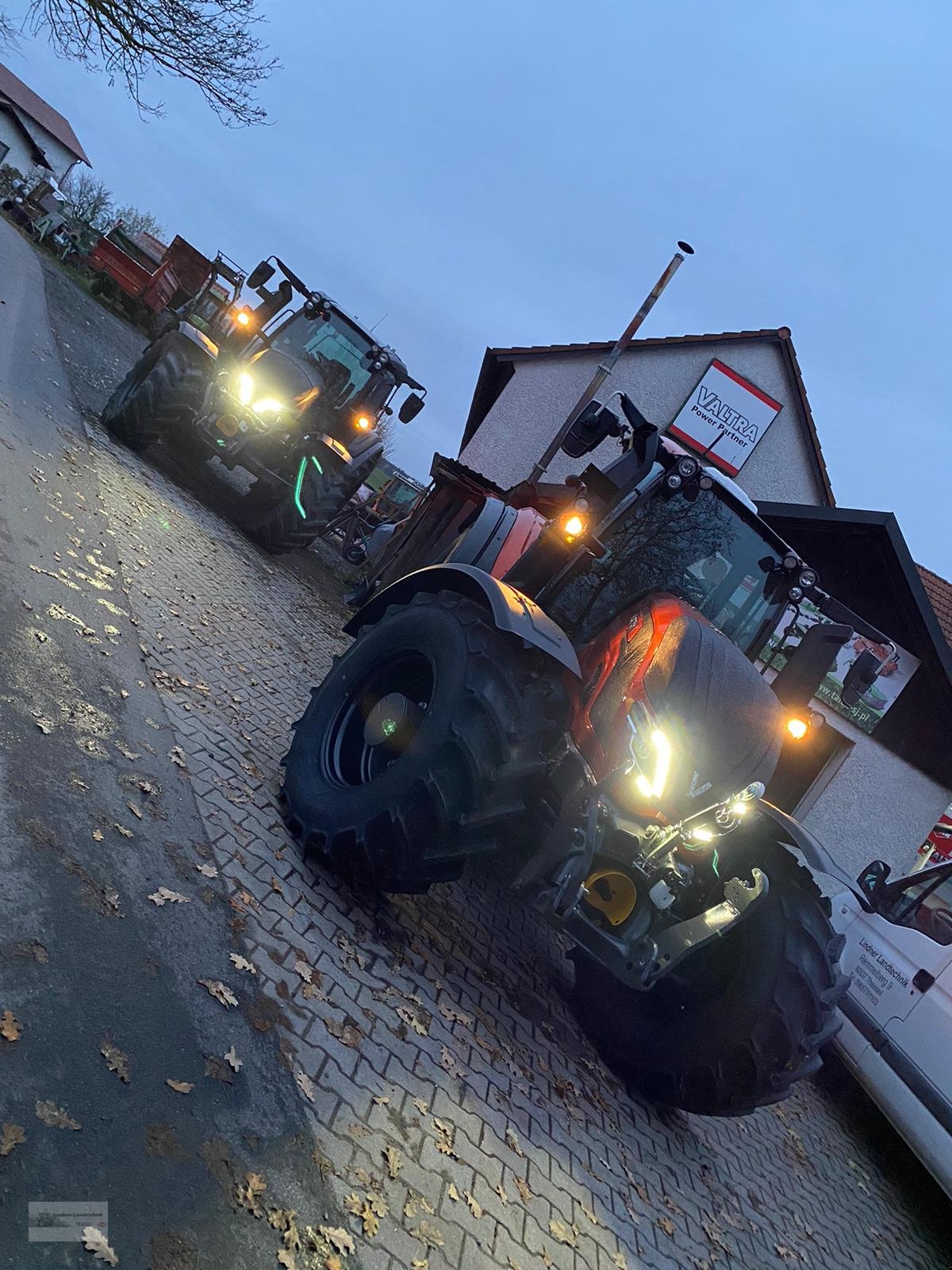 Traktor van het type Valtra T175, Gebrauchtmaschine in Weiden/Theisseil (Foto 7)