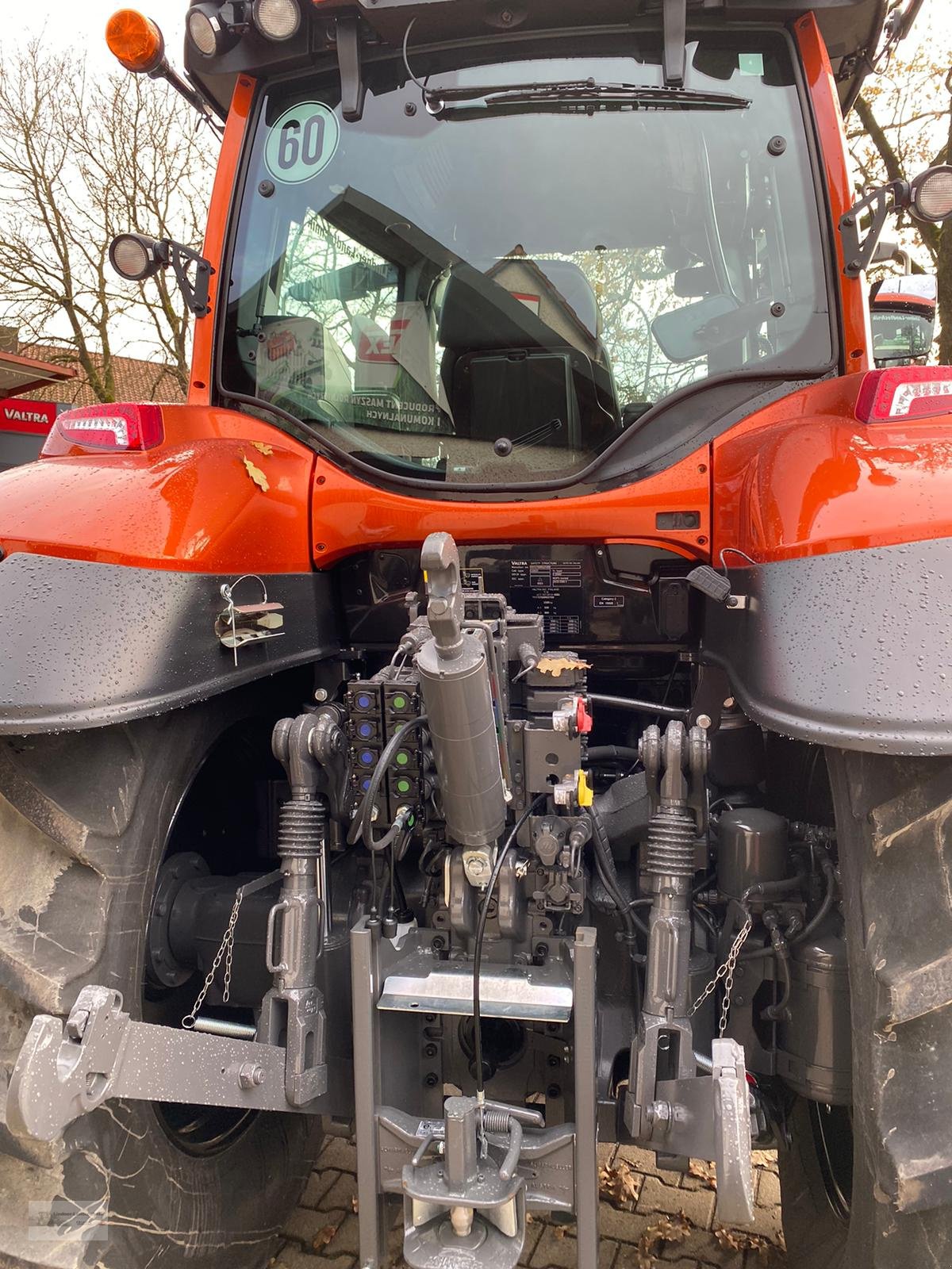 Traktor van het type Valtra T175, Gebrauchtmaschine in Weiden/Theisseil (Foto 9)