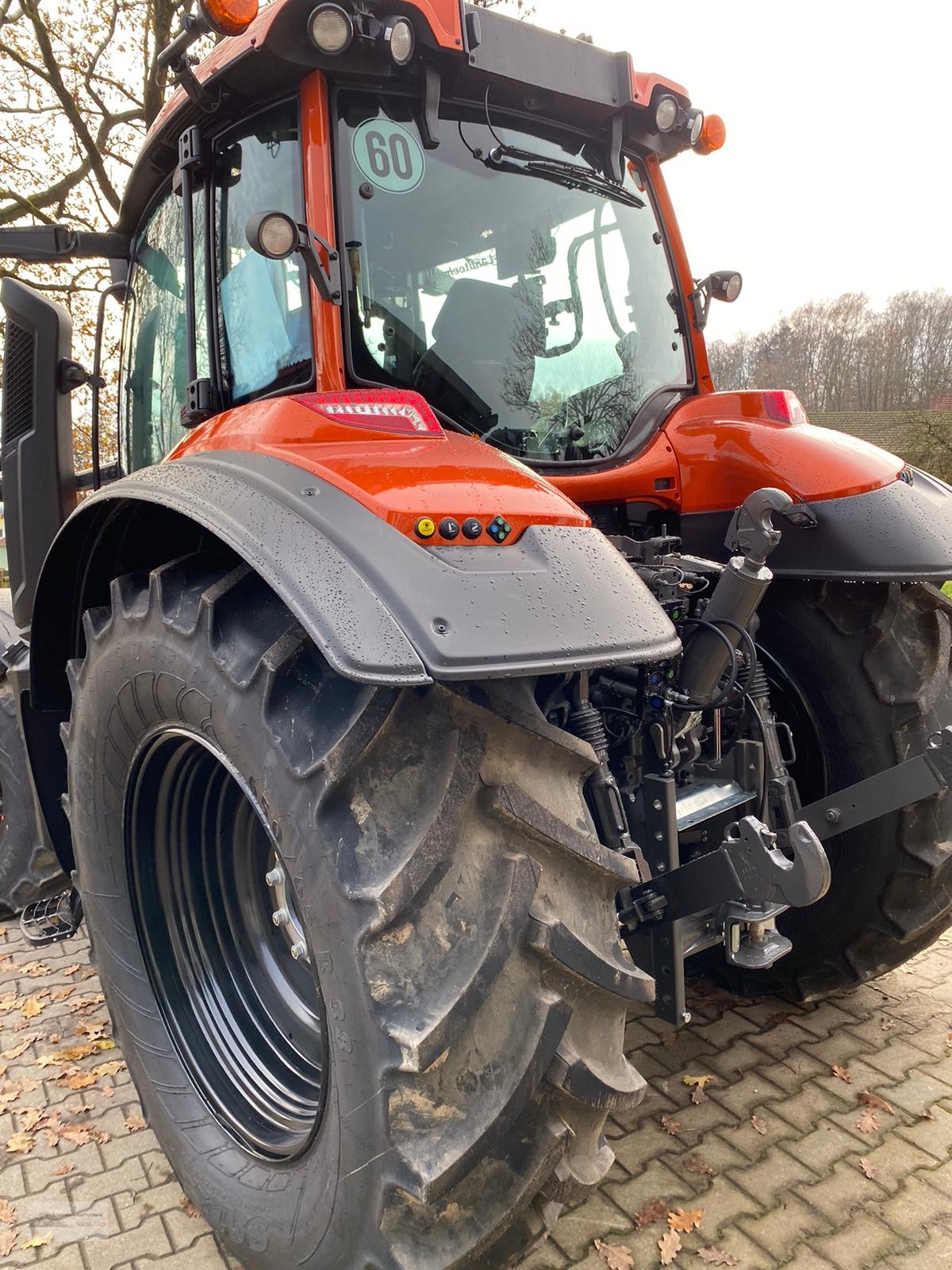 Traktor van het type Valtra T175, Gebrauchtmaschine in Weiden/Theisseil (Foto 11)