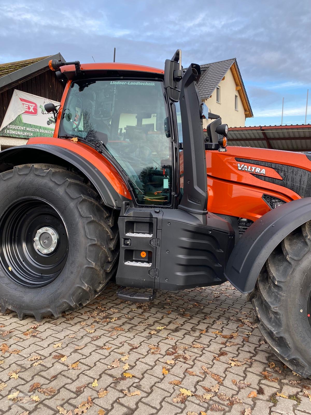 Traktor van het type Valtra T175, Gebrauchtmaschine in Weiden/Theisseil (Foto 13)