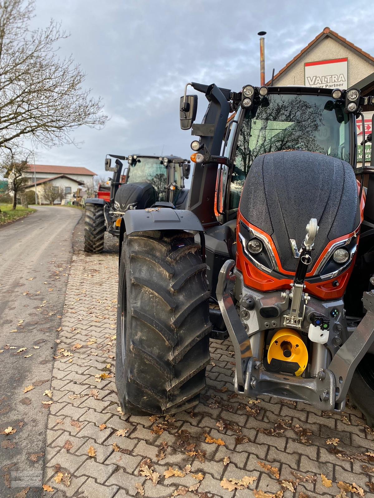 Traktor van het type Valtra T175, Gebrauchtmaschine in Weiden/Theisseil (Foto 16)