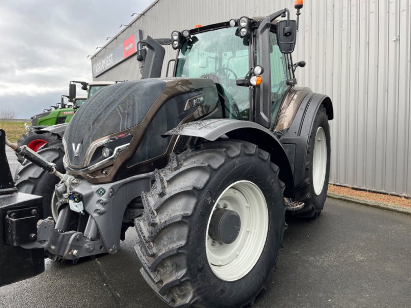 Traktor tipa Valtra T175eA, Gebrauchtmaschine u Combourg