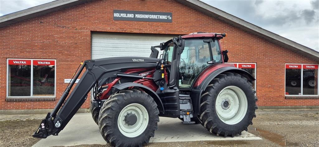 Traktor του τύπου Valtra T175ED Med frontlæsser, Gebrauchtmaschine σε Ringkøbing (Φωτογραφία 2)