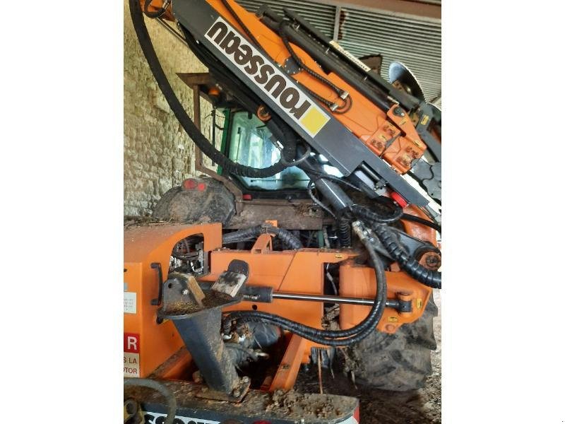 Traktor van het type Valtra T191LS, Gebrauchtmaschine in COULONGES SUR L'AUTI (Foto 4)