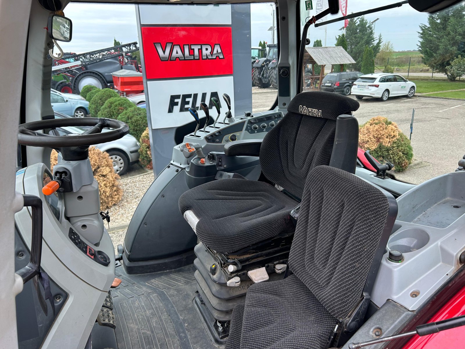 Traktor typu Valtra T194 HiTech, Gebrauchtmaschine w Orţişoara (Zdjęcie 8)