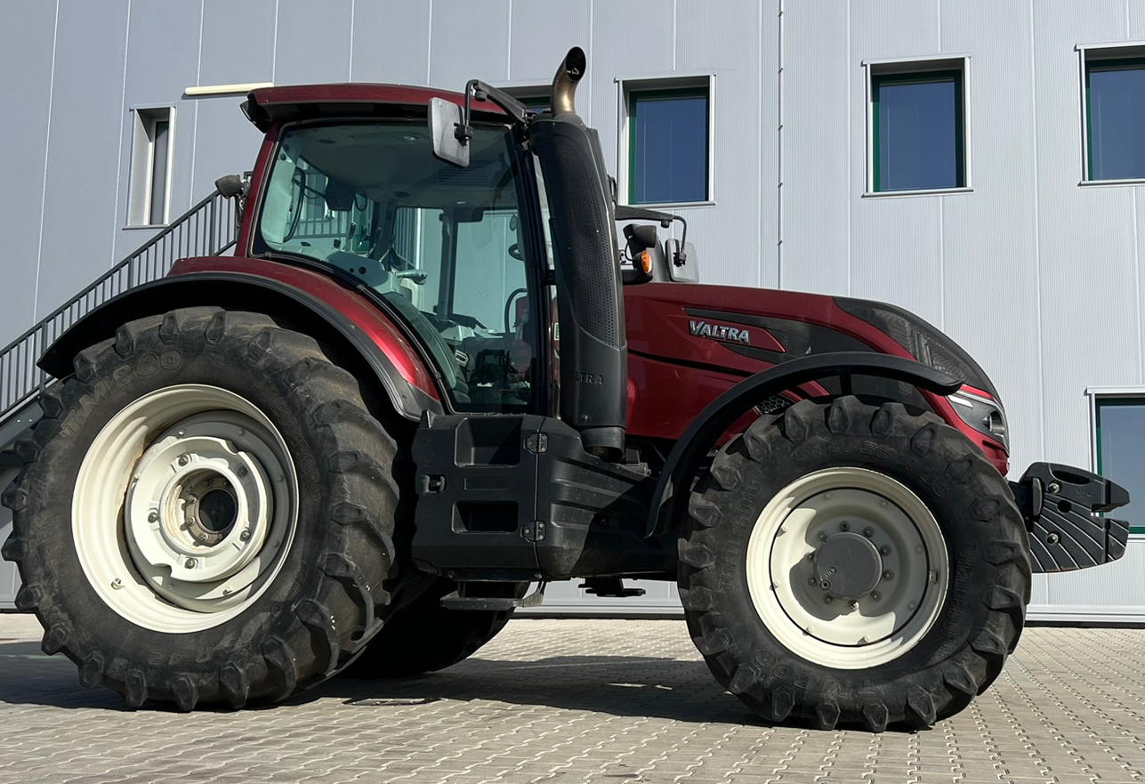 Traktor типа Valtra T194 HiTech, Gebrauchtmaschine в Orţişoara (Фотография 3)