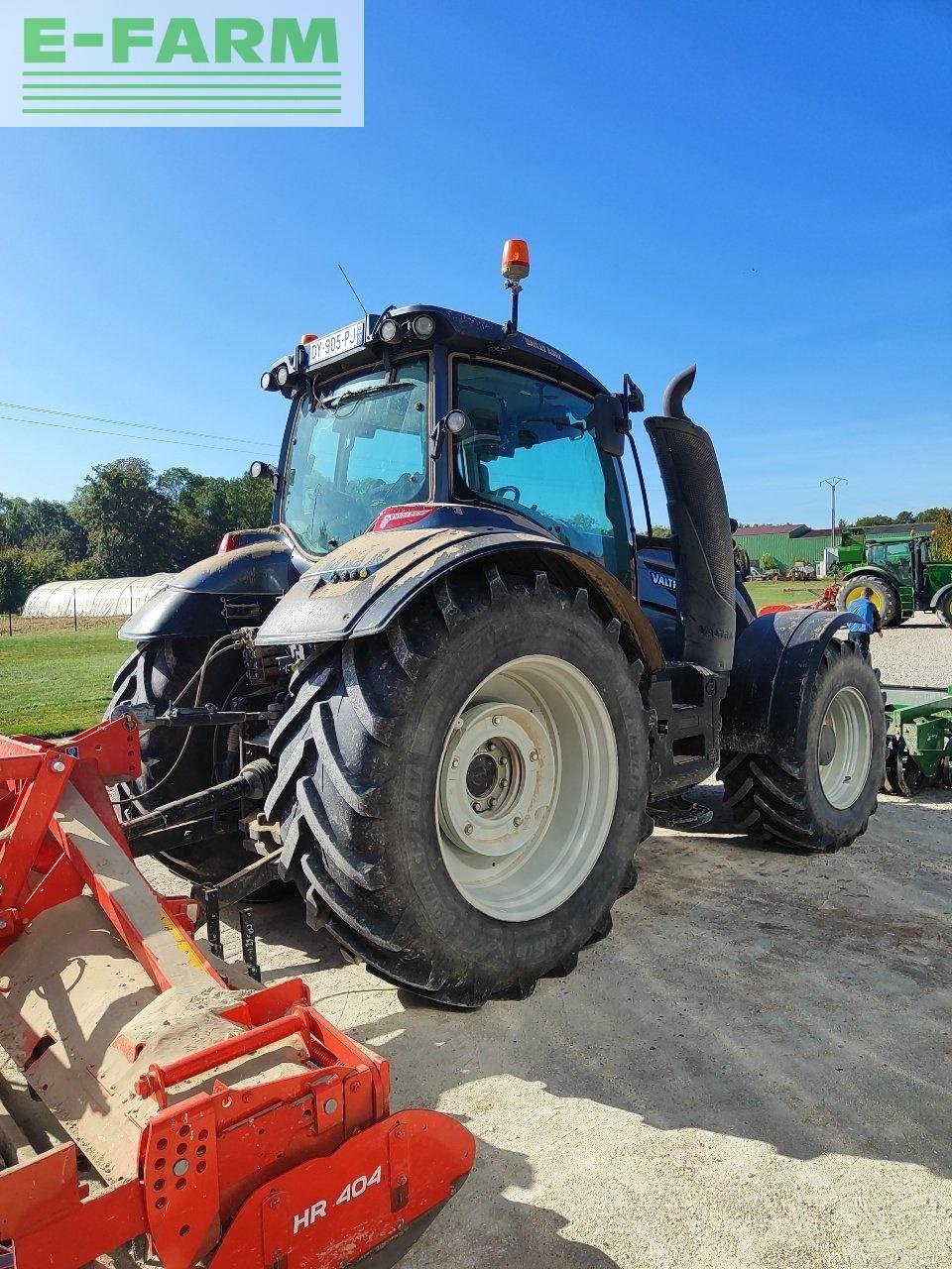 Traktor van het type Valtra t194, Gebrauchtmaschine in CHAUVONCOURT (Foto 3)