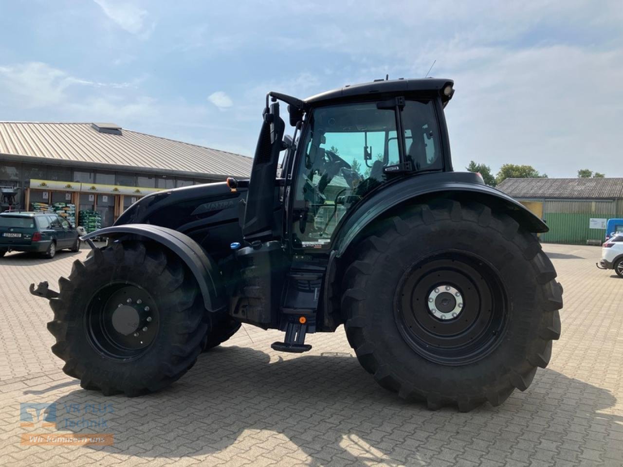 Traktor типа Valtra T195 V BLACK MATT EDITAKTION, Gebrauchtmaschine в Osterburg (Фотография 2)