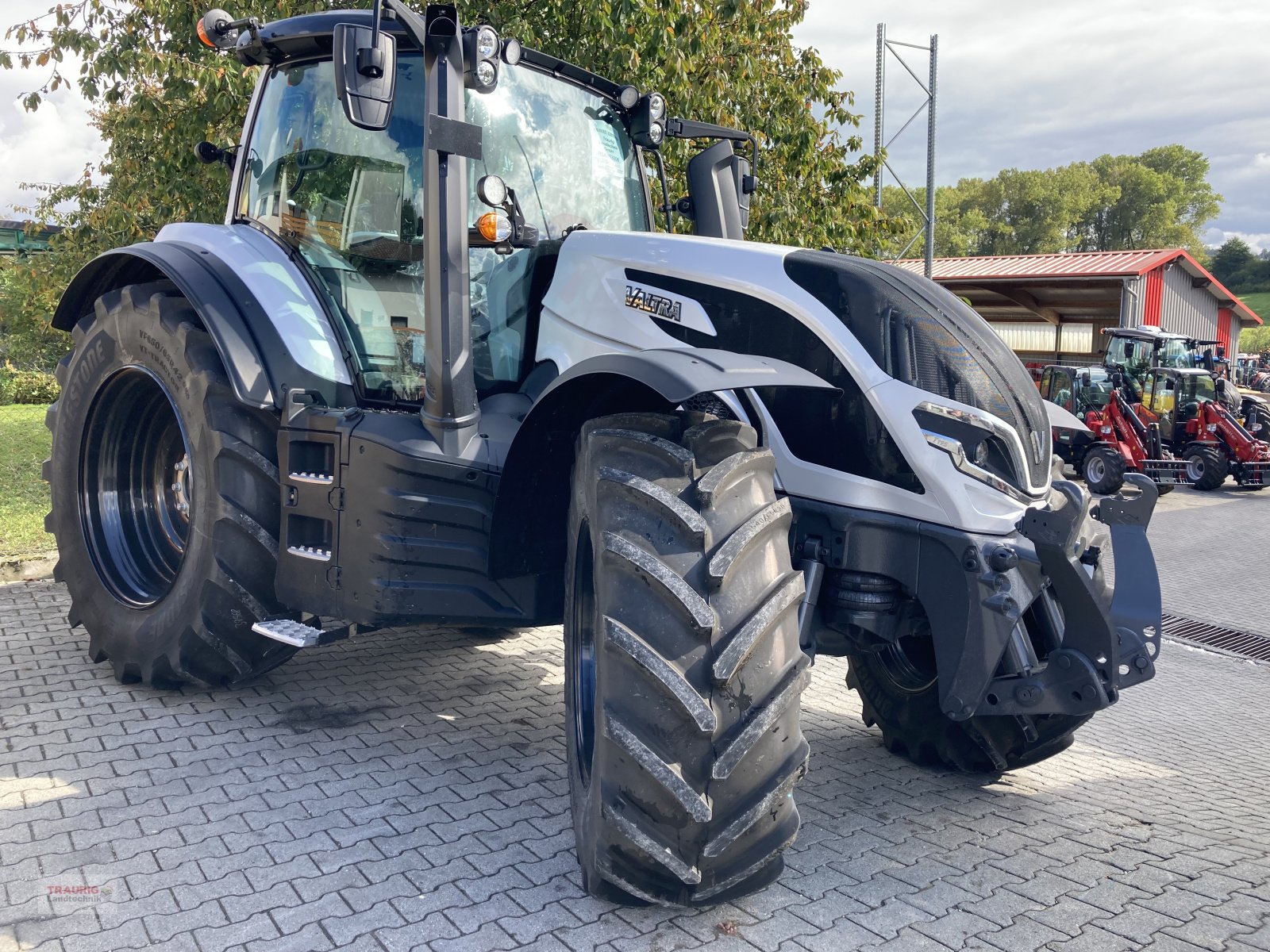 Traktor of the type Valtra T195D mit Vollausstattung, Neumaschine in Mainburg/Wambach (Picture 20)