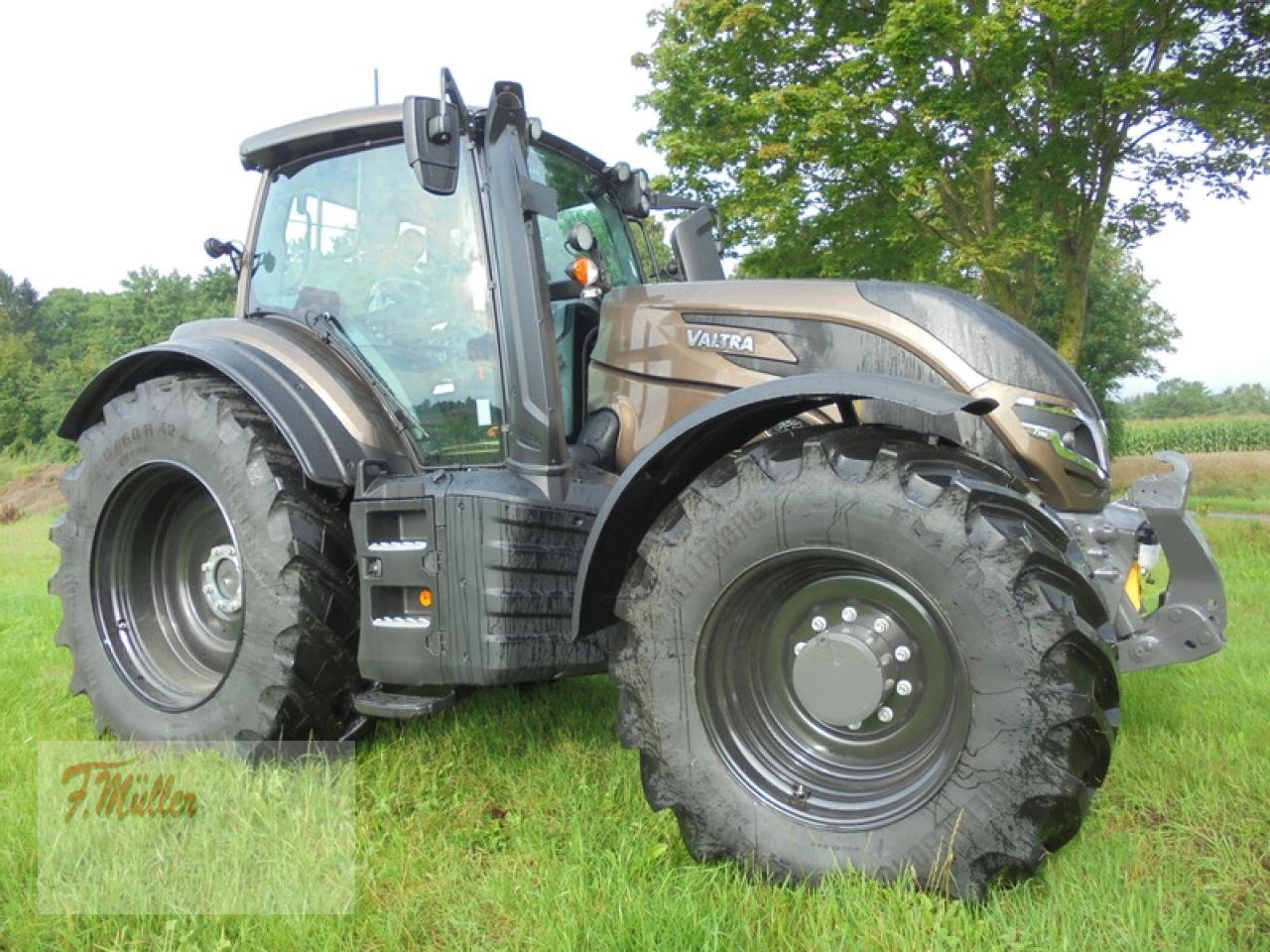 Traktor typu Valtra T195D, Neumaschine w Taaken (Zdjęcie 2)