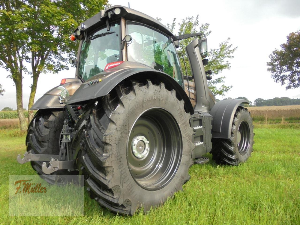 Traktor typu Valtra T195D, Neumaschine v Taaken (Obrázek 3)