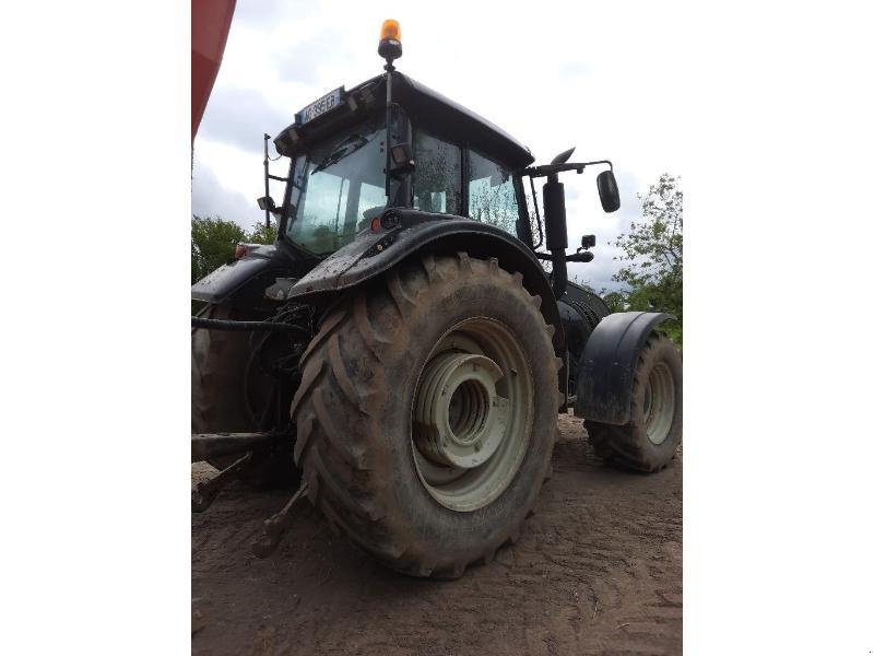 Traktor of the type Valtra T202, Gebrauchtmaschine in CHATEAUBRIANT CEDEX (Picture 2)