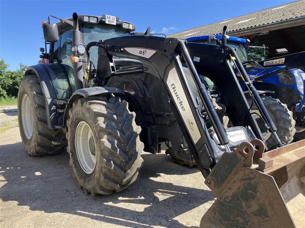 Traktor of the type Valtra T213 Versu ---  Næsten ny læsser  ---, Gebrauchtmaschine in Høng (Picture 1)