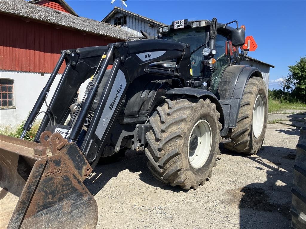 Traktor of the type Valtra T213 Versu ---  Næsten ny læsser  ---, Gebrauchtmaschine in Høng (Picture 2)