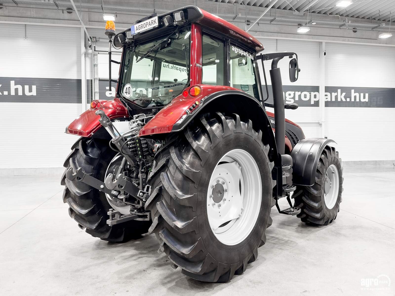 Traktor typu Valtra T213, Gebrauchtmaschine w Csengele (Zdjęcie 3)