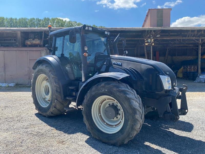 Traktor van het type Valtra T213, Gebrauchtmaschine in FRONCLES (Foto 2)