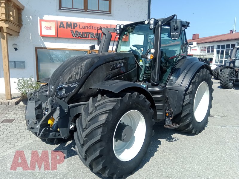 Traktor van het type Valtra T214 D, Gebrauchtmaschine in Teising