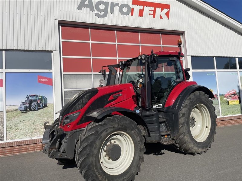 Traktor van het type Valtra T214 Direct GPS Submeter, luftbremser, Gebrauchtmaschine in Hobro