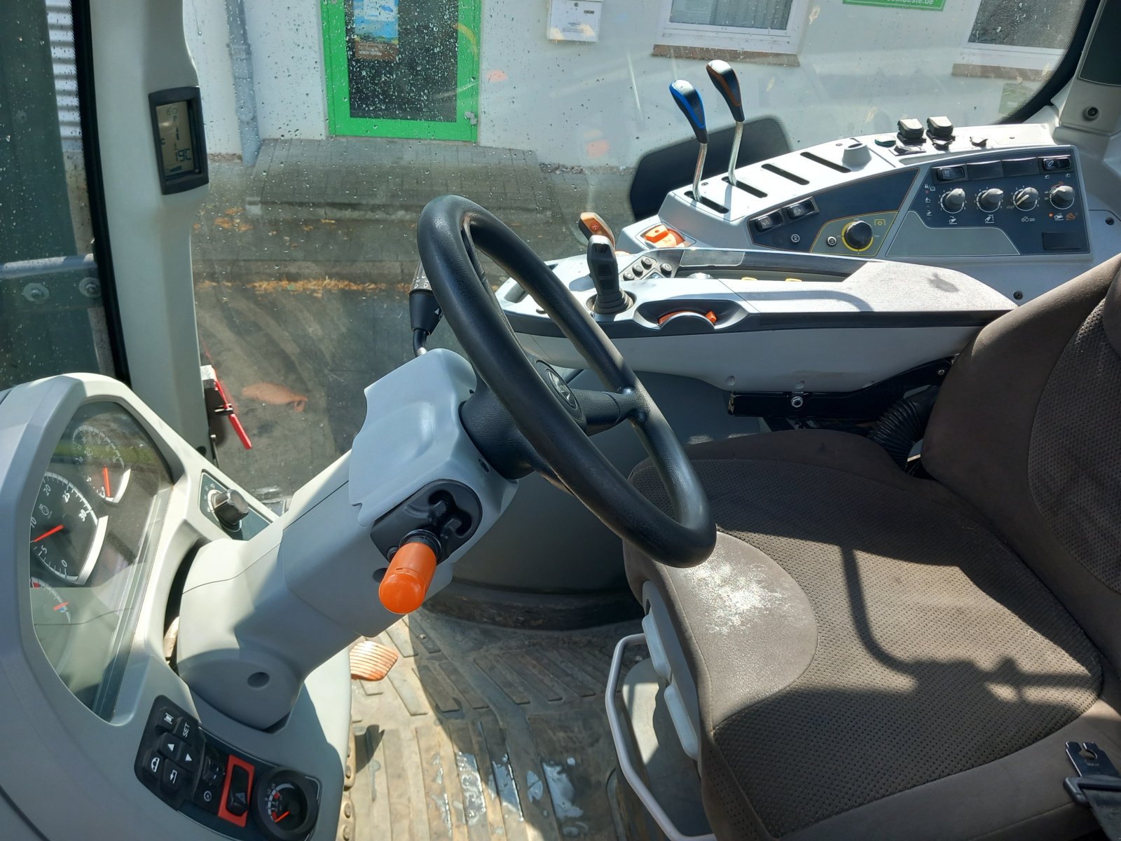 Traktor typu Valtra T214 ecoActive, Gebrauchtmaschine w Niebüll (Zdjęcie 11)