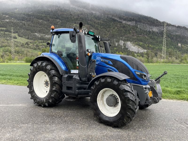 Traktor del tipo Valtra T214 Traktor, Gebrauchtmaschine In Chur (Immagine 7)