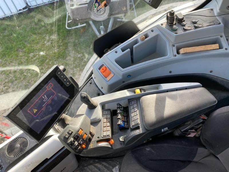 Traktor tip Valtra T214, Gebrauchtmaschine in VOUZIERS (Poză 7)