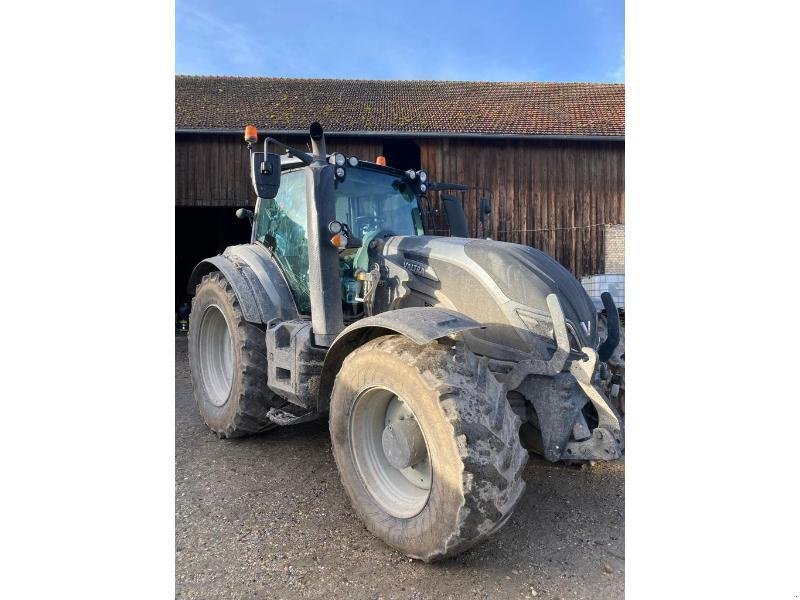 Traktor van het type Valtra T214, Gebrauchtmaschine in VOUZIERS (Foto 1)