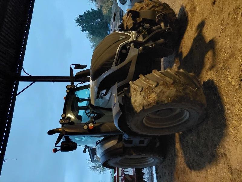 Traktor tipa Valtra T214, Gebrauchtmaschine u VOUZIERS (Slika 2)