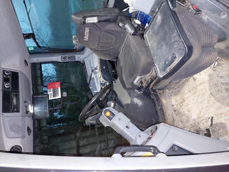 Traktor tipa Valtra T214, Gebrauchtmaschine u VOUZIERS (Slika 5)