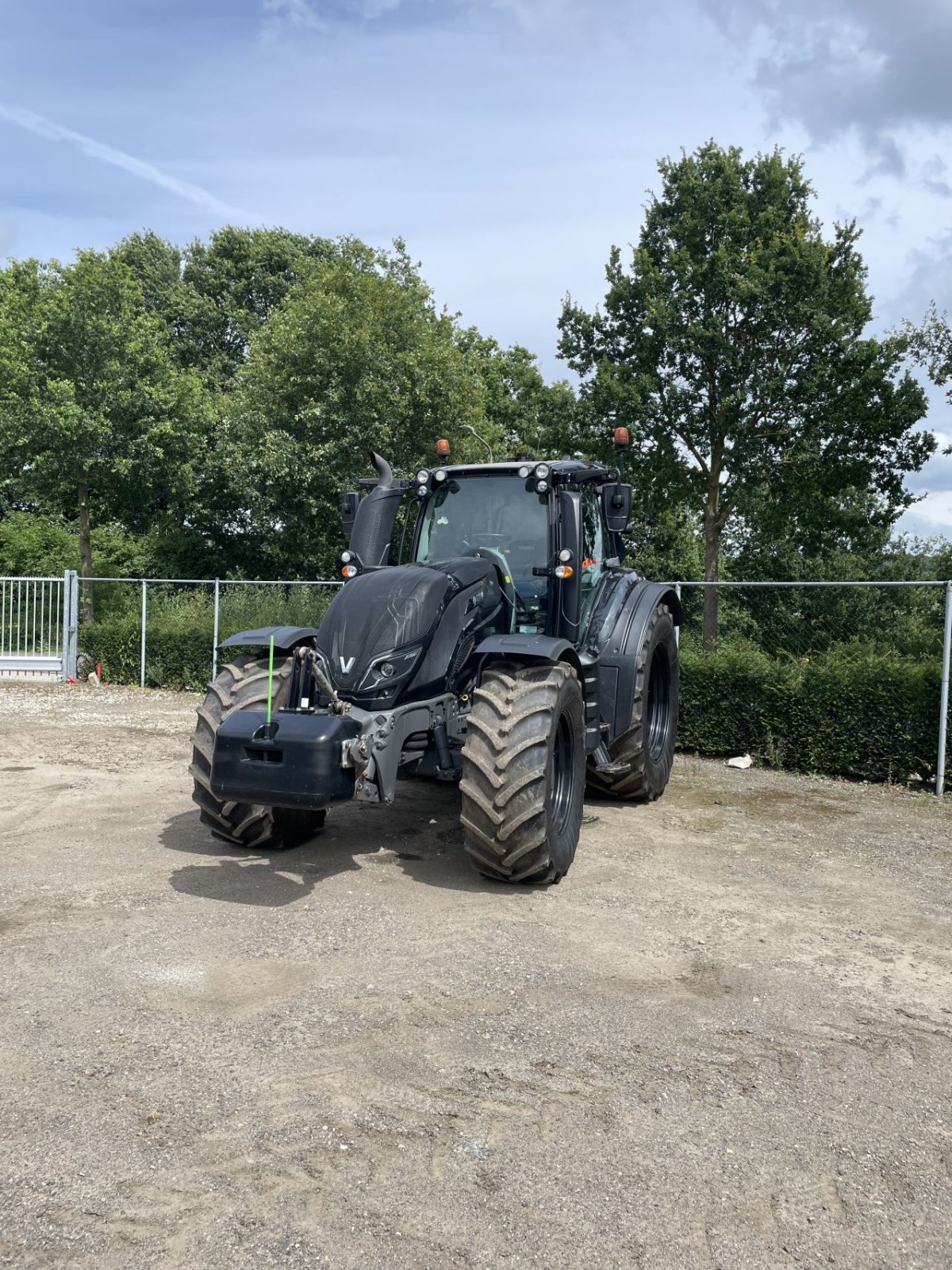 Traktor типа Valtra T214, Gebrauchtmaschine в Gronsveld (Фотография 2)