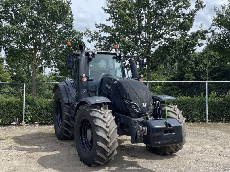 Traktor tipa Valtra T214, Gebrauchtmaschine u Gronsveld (Slika 1)