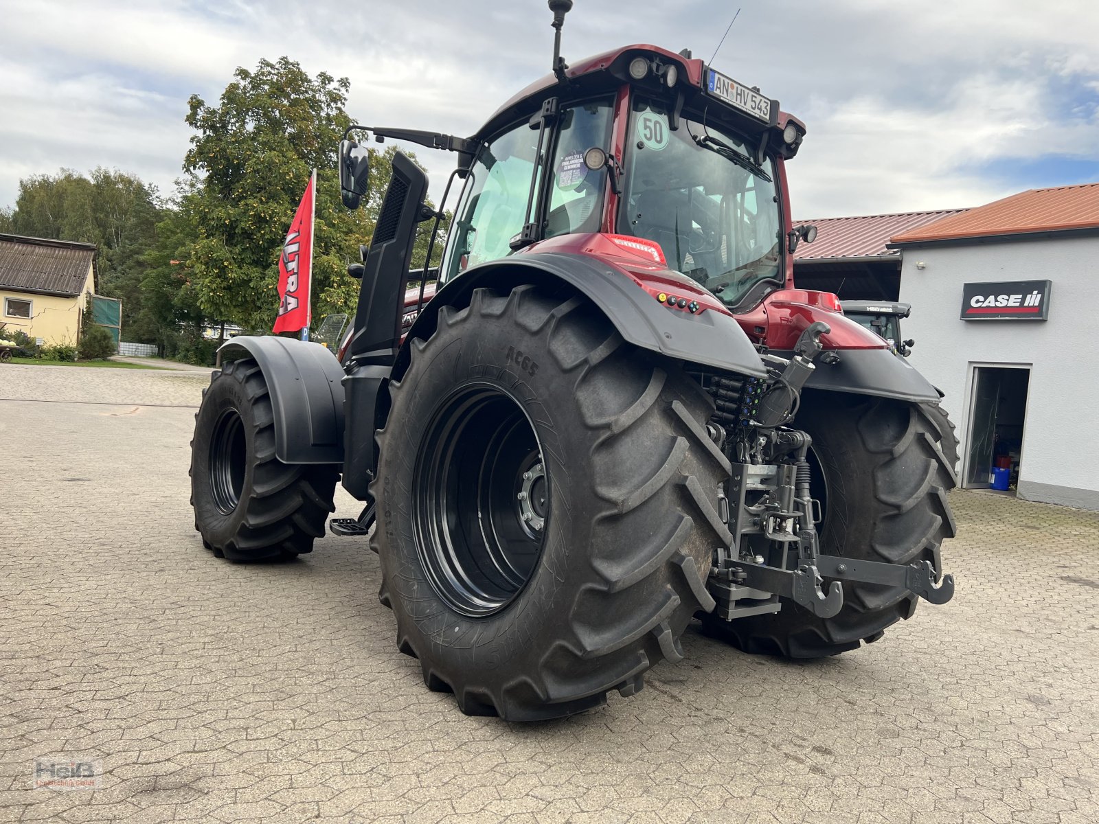 Traktor of the type Valtra T215 D, Neumaschine in Merkendorf (Picture 5)