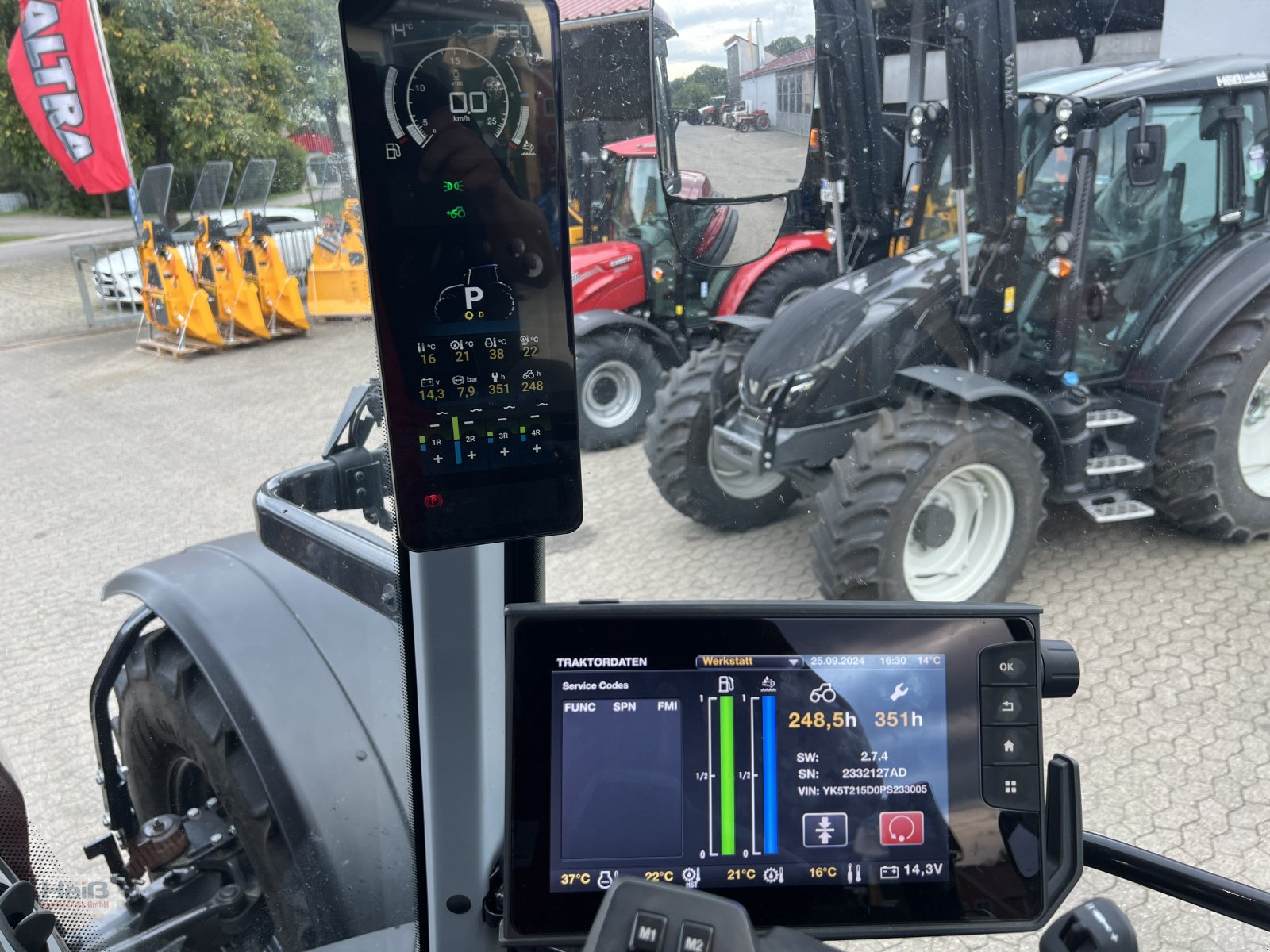 Traktor des Typs Valtra T215 D, Neumaschine in Merkendorf (Bild 8)