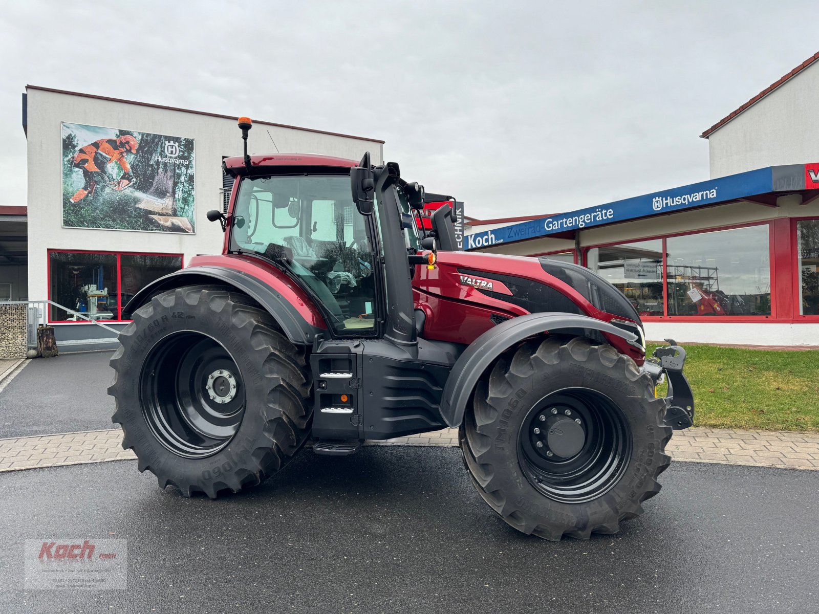 Traktor des Typs Valtra T215 D, Neumaschine in Neumarkt / Pölling (Bild 2)