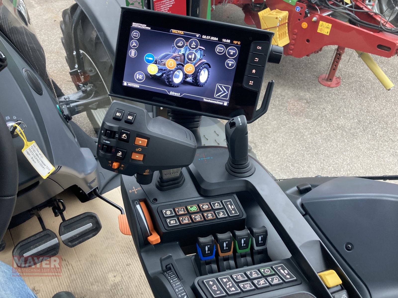 Traktor del tipo Valtra T215 D, Neumaschine en Unterroth (Imagen 12)