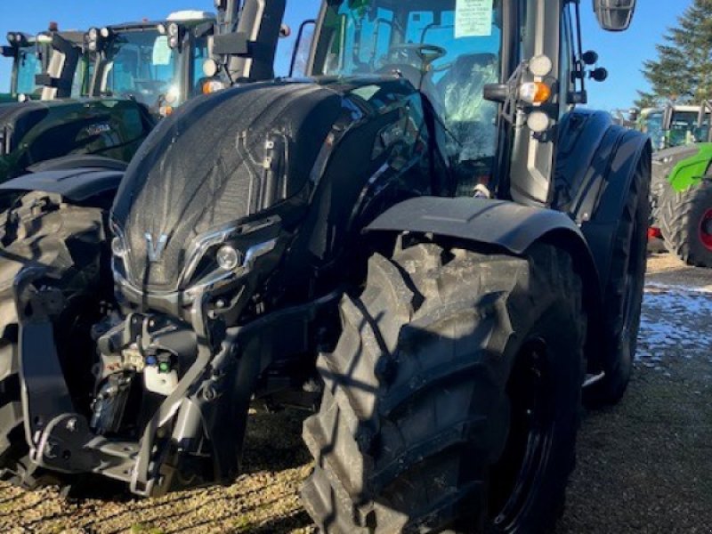 Traktor del tipo Valtra T215 D, Gebrauchtmaschine en Eckernförde (Imagen 1)