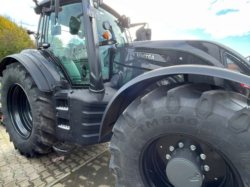 Traktor του τύπου Valtra T215, Neumaschine σε Bad Kötzting