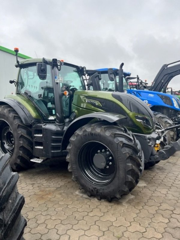 Traktor tip Valtra T215A, Gebrauchtmaschine in Preetz (Poză 1)