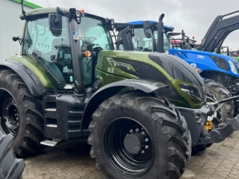 Traktor van het type Valtra T215A, Gebrauchtmaschine in Preetz (Foto 1)