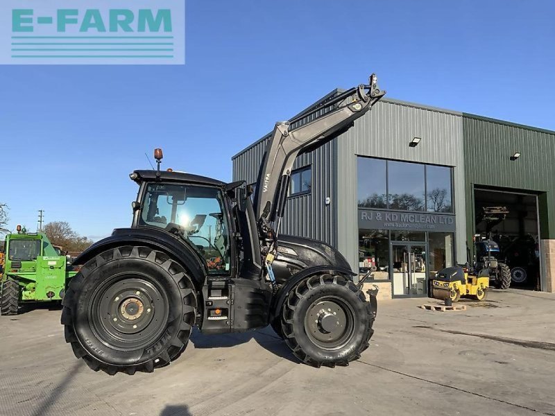 Traktor of the type Valtra t234 direct twin track reverse drive tractor (st21564) Direct, Gebrauchtmaschine in SHAFTESBURY (Picture 1)