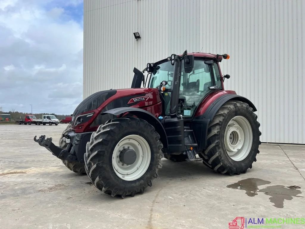 Traktor des Typs Valtra T234 Direct, Gebrauchtmaschine in LAARNE (Bild 1)